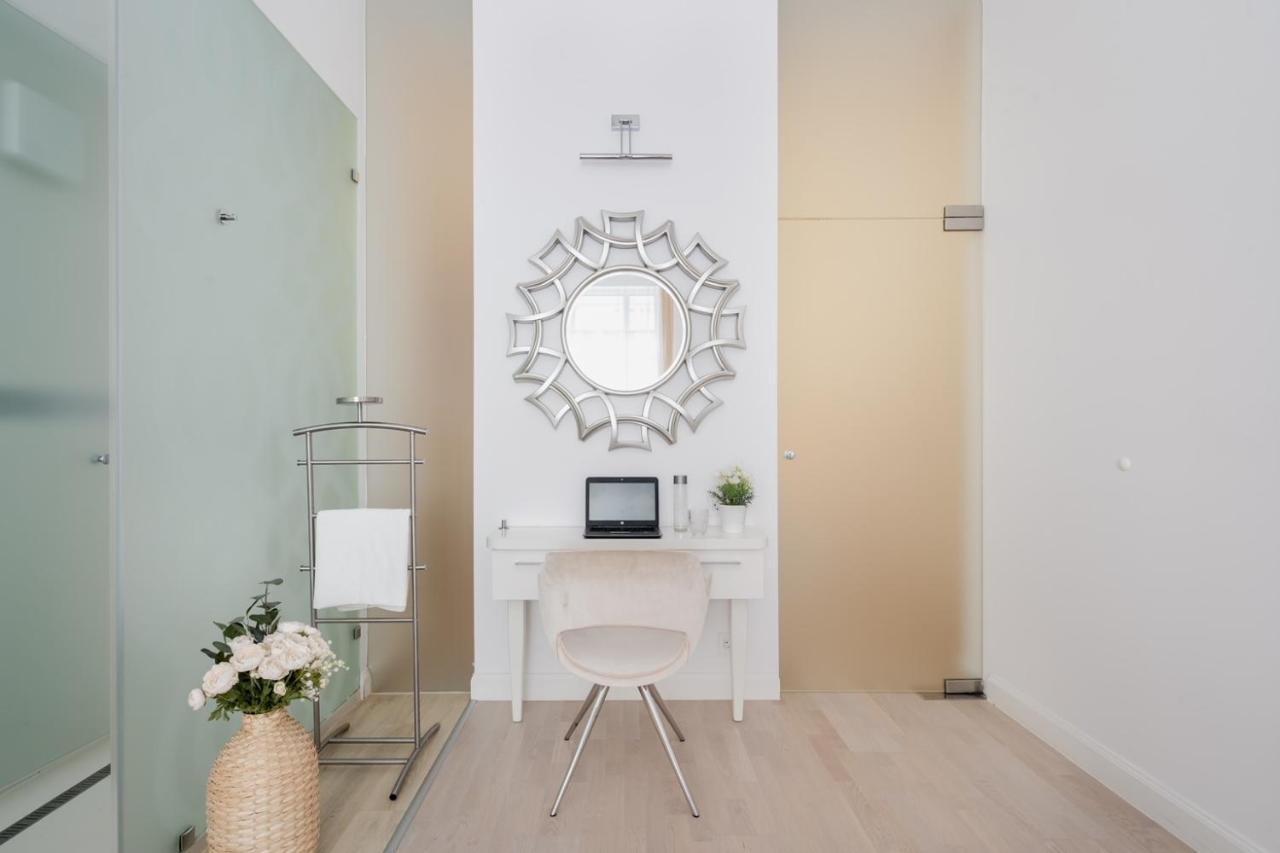 Beautiful In The Heart Of The Apartment